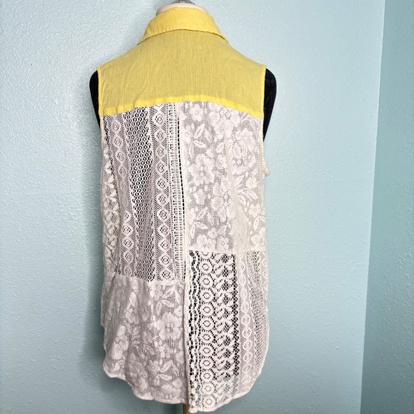 True Freedom Juniors Yellow White Blouse Tank Top Shirt - Picture 3 of 10
